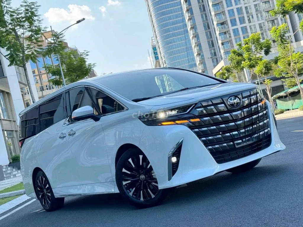 Toyota Alphard 2025 photo 5