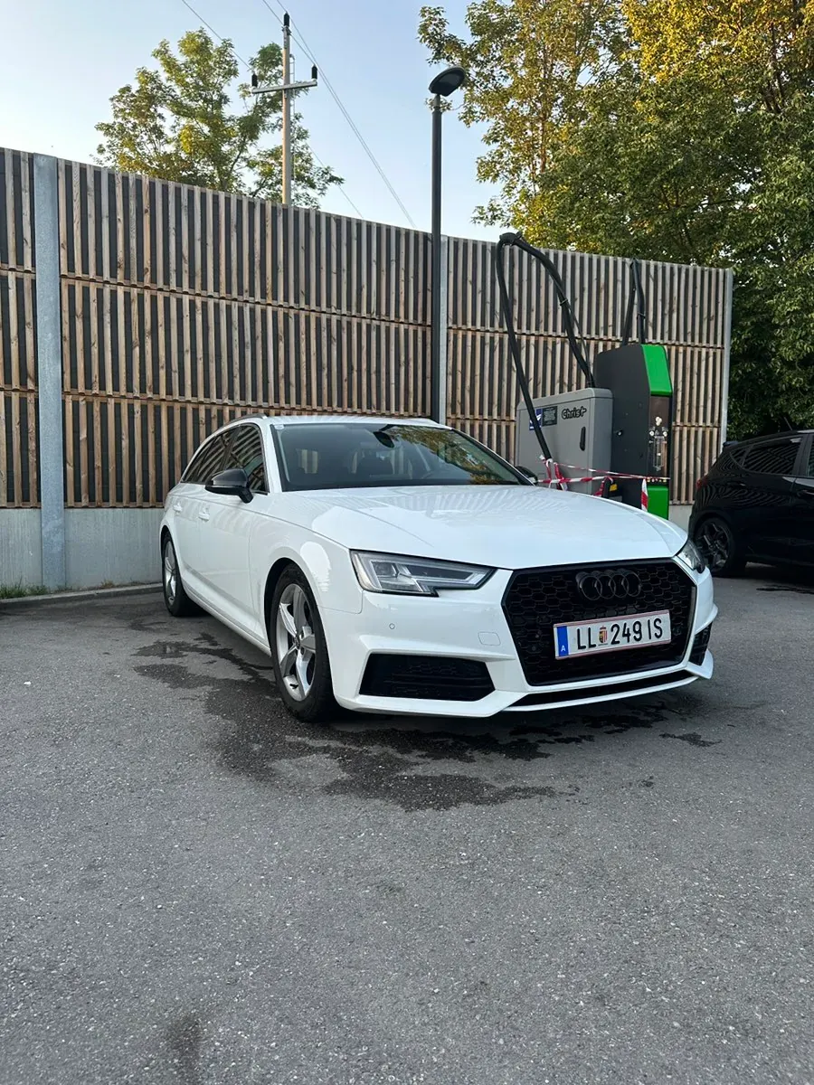 Audi A4 2019 photo 3