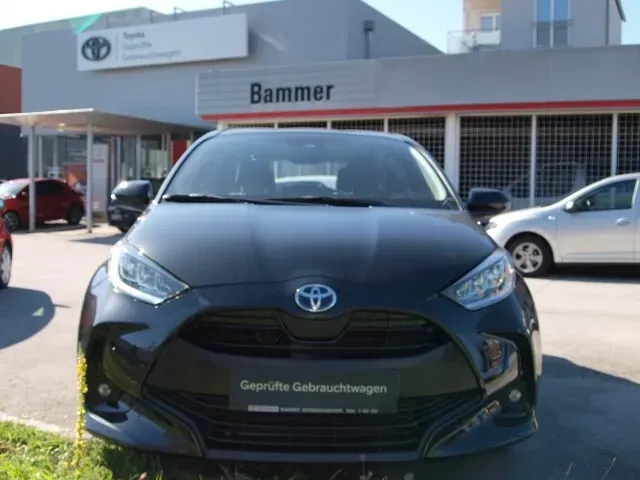 Toyota Yaris 2022 photo 2