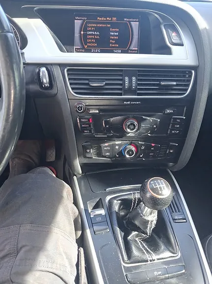 Audi A4 2010 photo 5