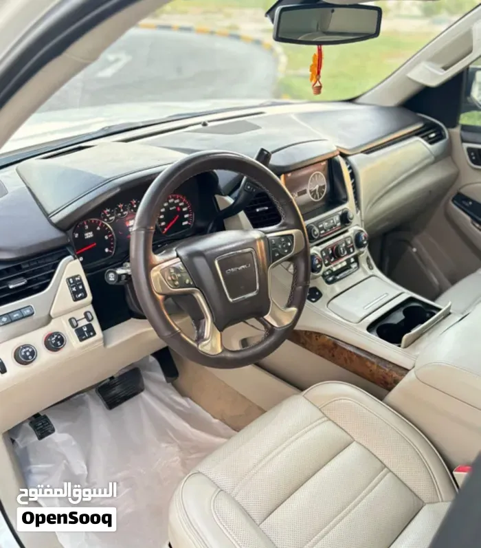 GMC Yukon Denali 2015 photo 3