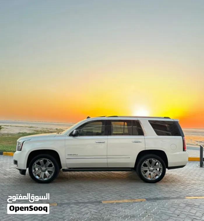 GMC Yukon Denali 2015 photo 2