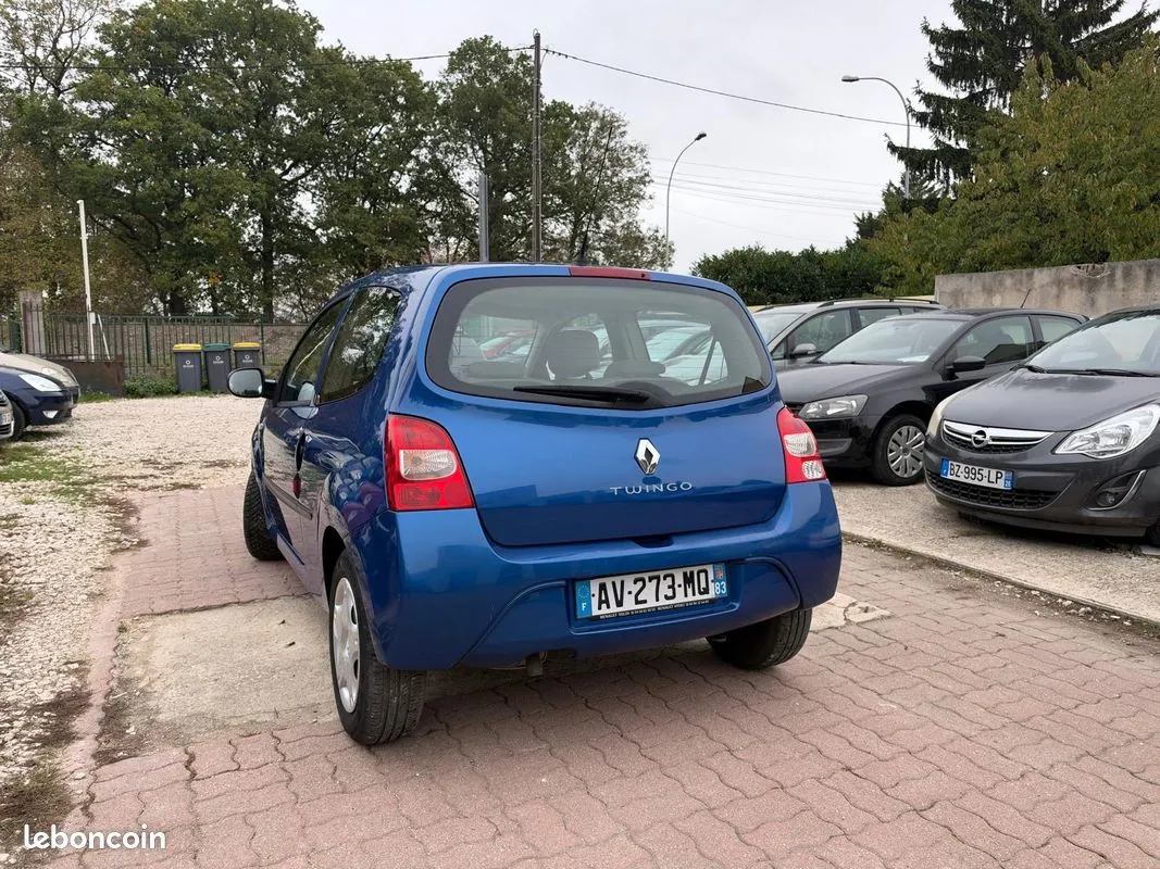 Renault Twingo 2010 photo 2