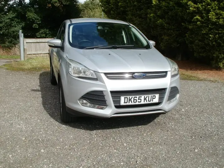 Ford Kuga 2015 photo 2