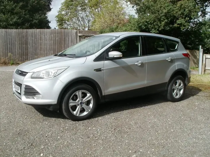 Ford Kuga 2015 photo 4