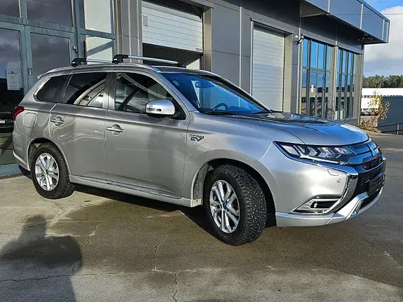 Mitsubishi Outlander 2019 photo 2