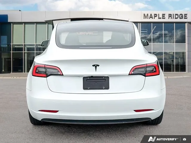 Tesla Model 3 2023 photo 4