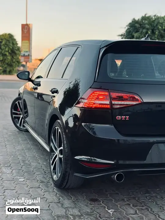 Volkswagen Golf Gti 2018 photo 2