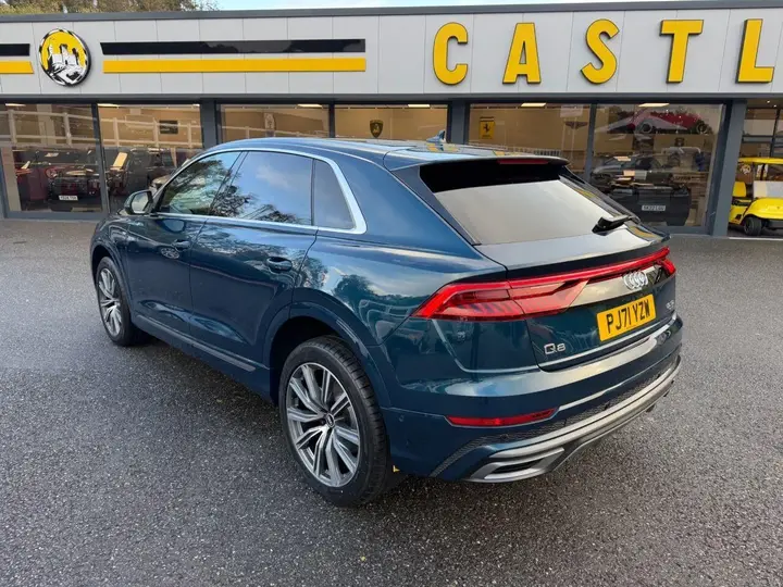Audi Q8 2021 photo 5