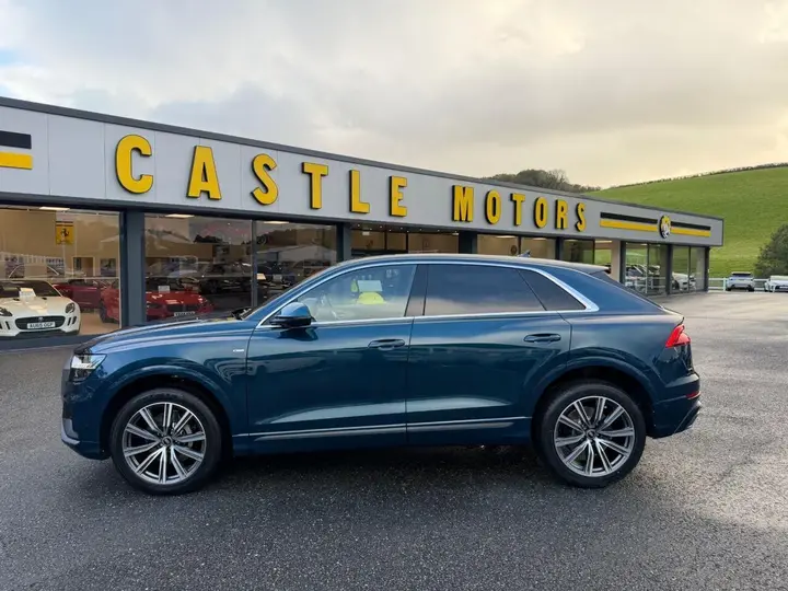 Audi Q8 2021 photo 4