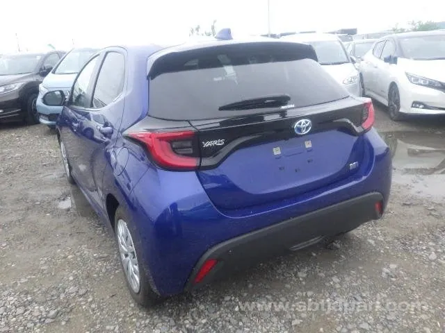Toyota Yaris 2023 photo 3