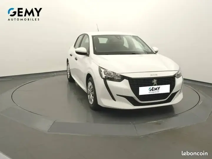 Peugeot 208 2021 photo 3