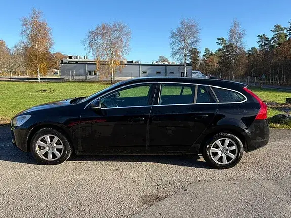 Volvo V60 2011 photo 2