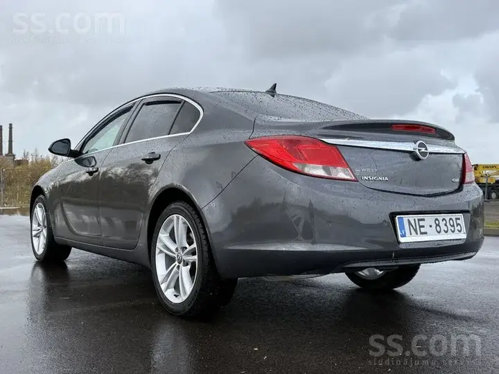 Opel Insignia 2009 photo 2