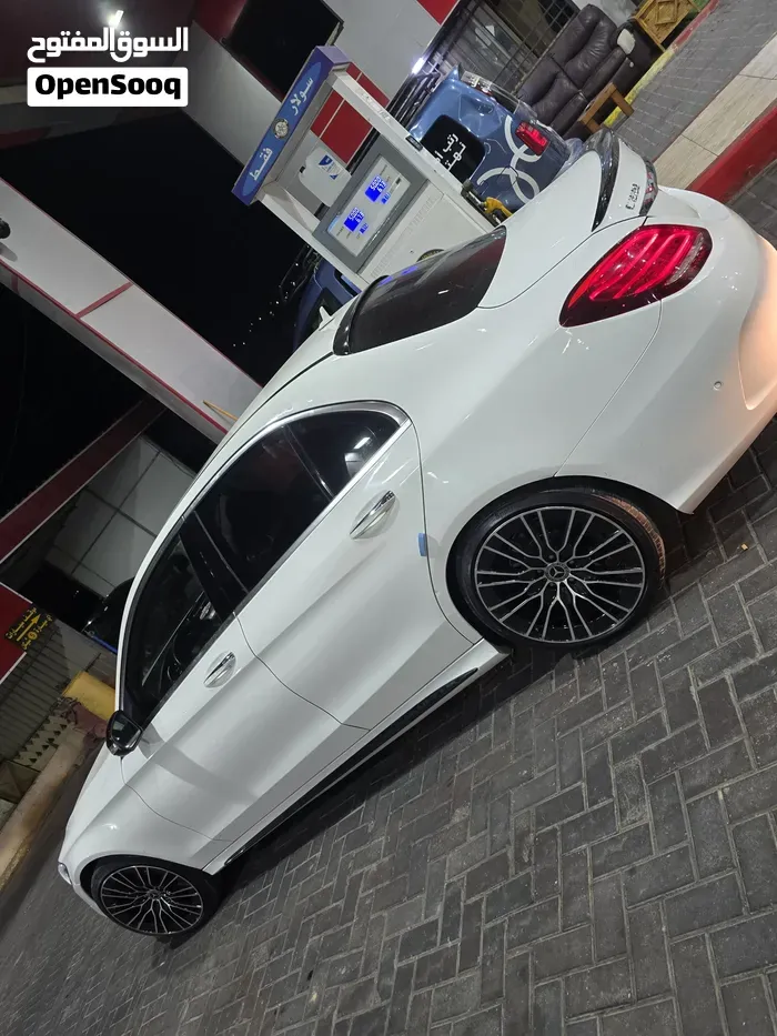 Mercedes-Benz C-Class 2016 photo 2