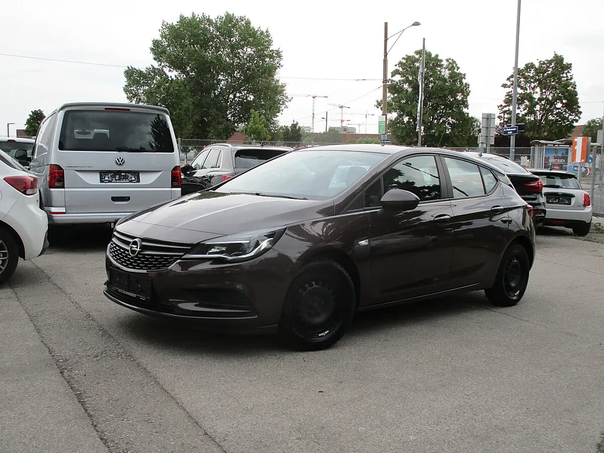 Opel Astra 2017 photo 2