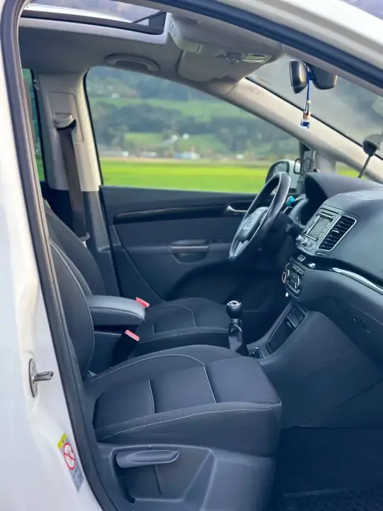Seat Alhambra 2011 photo 3