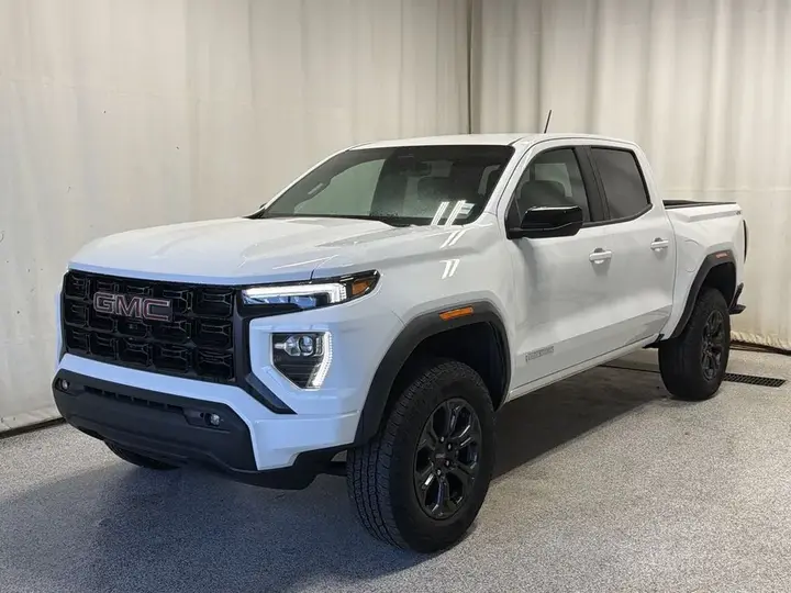 GMC Canyon 2024 photo 2
