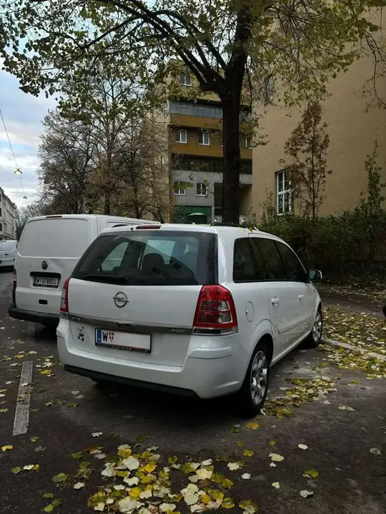 Opel Zafira 2013 photo 3