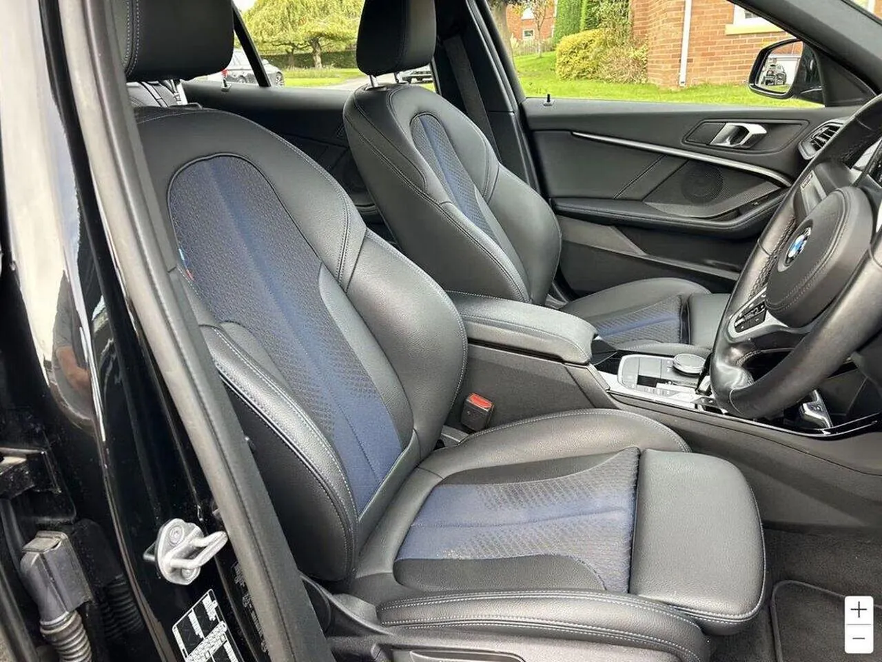 BMW 1 Series 2023 photo 3