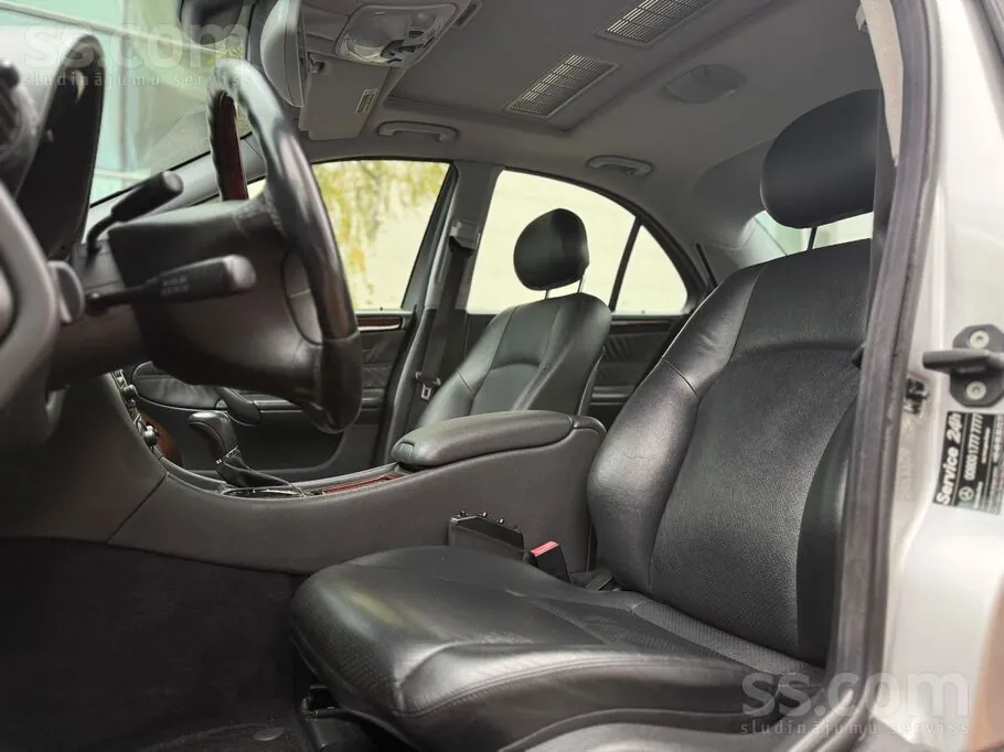 Mercedes-Benz C320 2001 photo 4
