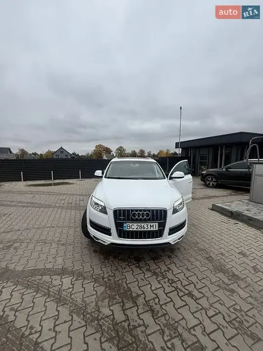 Audi Q7 2010 photo 4