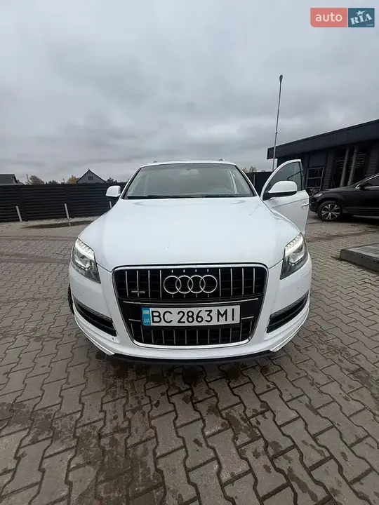 Audi Q7 2010 photo 2
