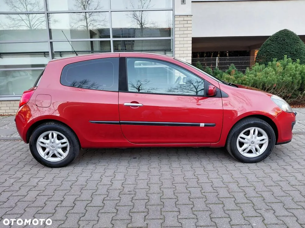 Renault Clio 2006 photo 3