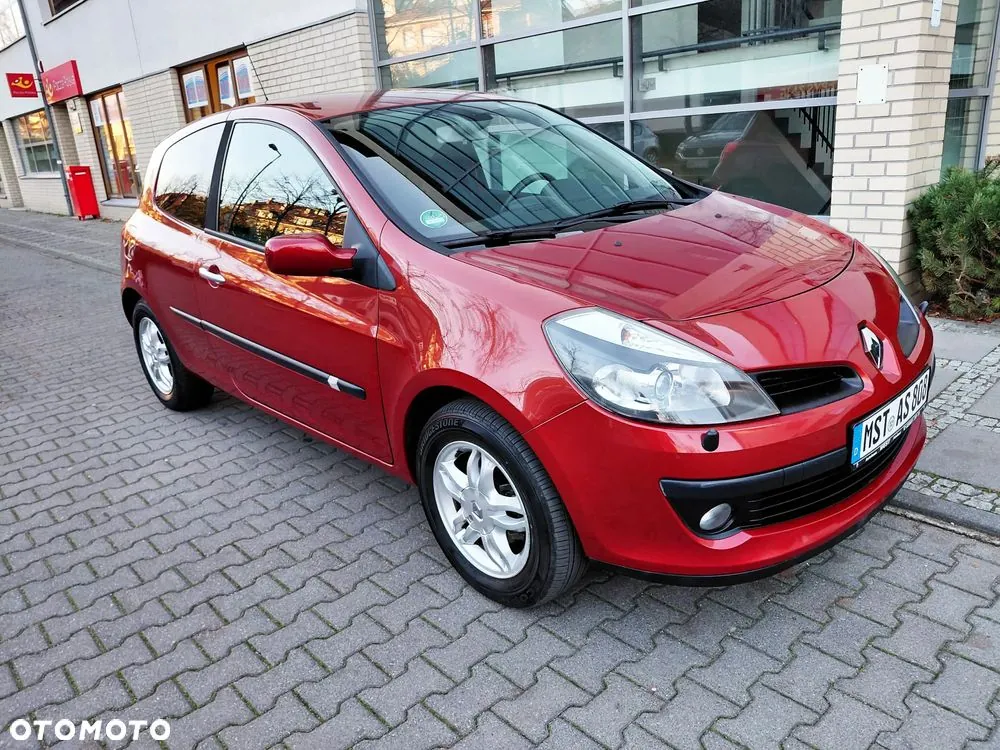 Renault Clio 2006 photo 2