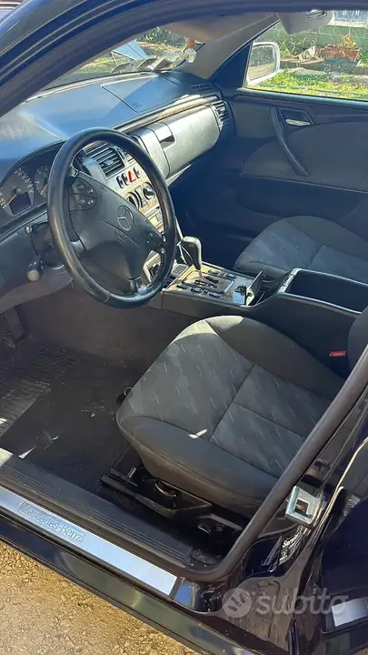 Mercedes-Benz E 270 2000 photo 5