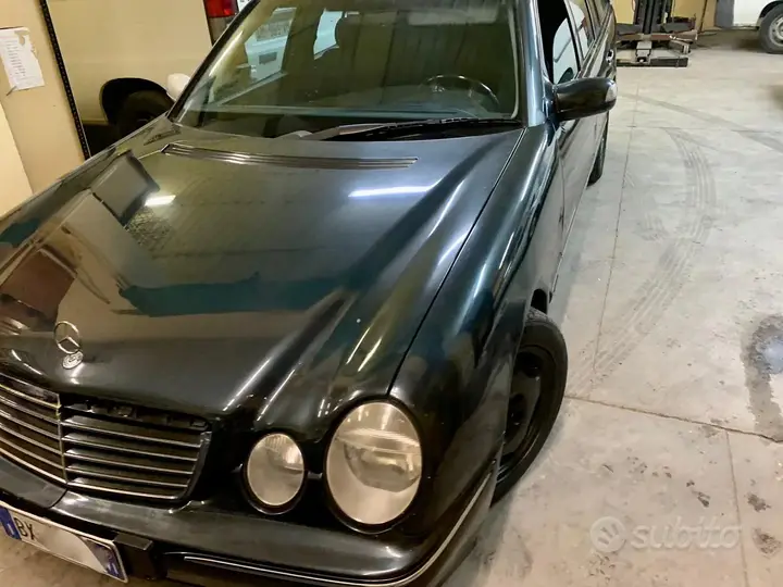 Mercedes-Benz E 270