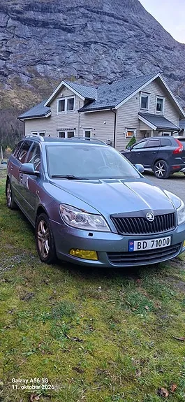 Skoda Octavia 2011 photo 2