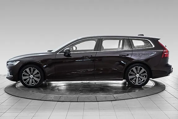 Volvo V60 2021 photo 2