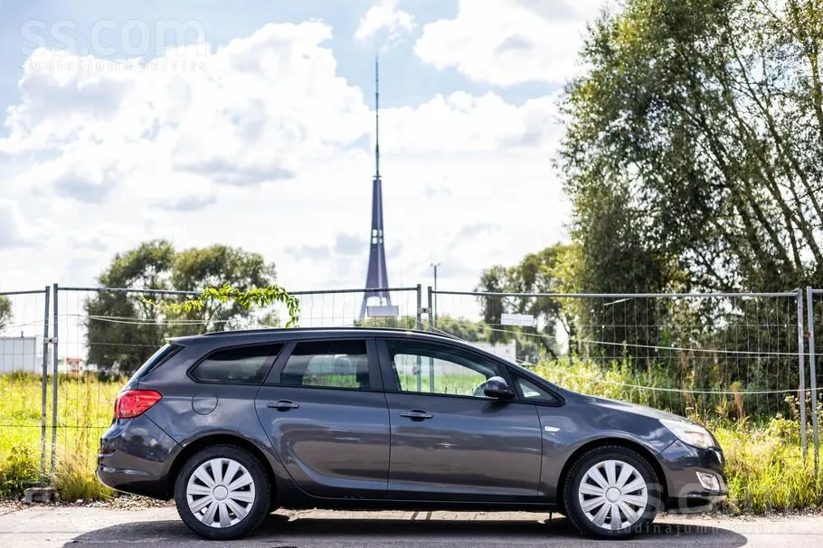 Opel Astra 2011 photo 5