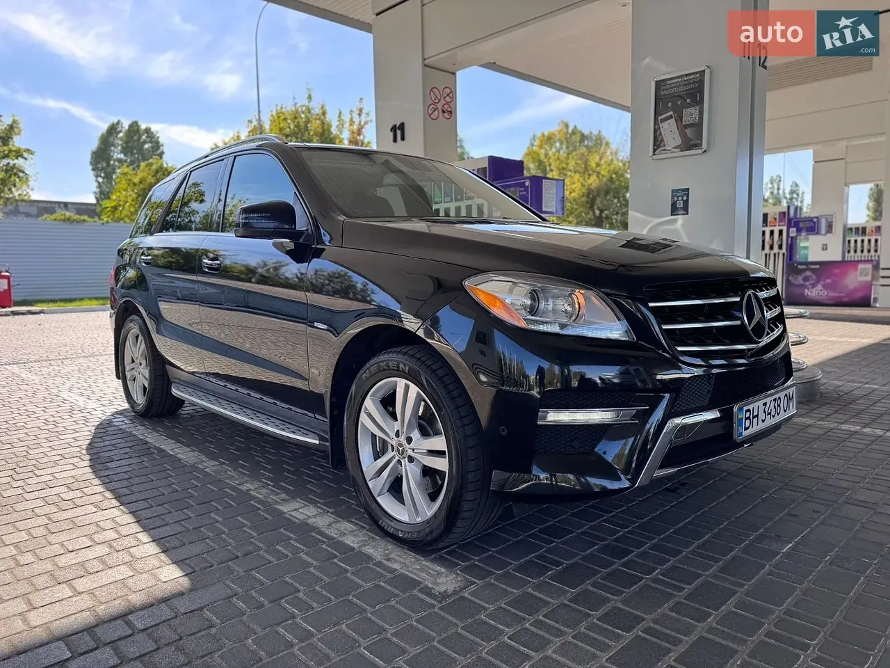Mercedes-Benz M-Class 2011 photo 3