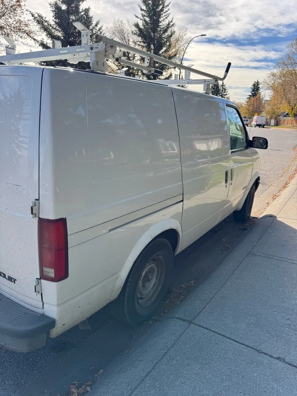 Chevrolet Astro 1997 photo 3
