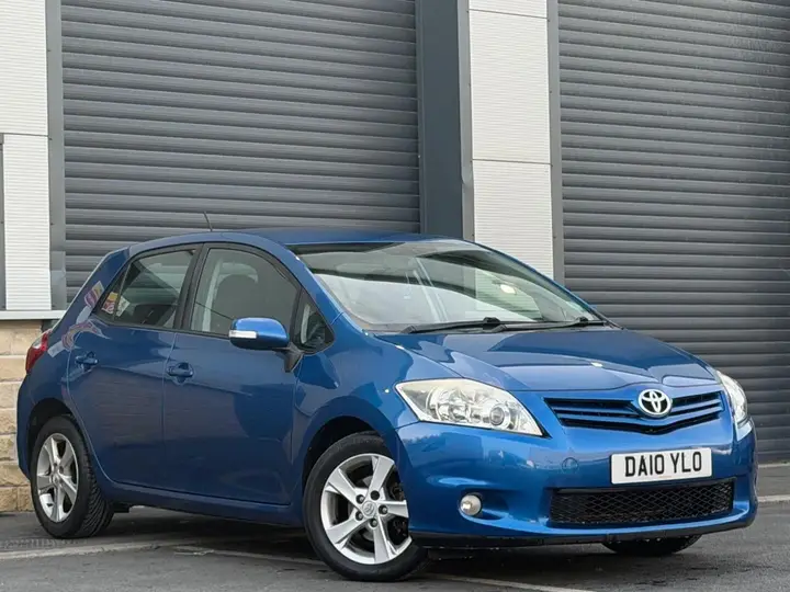 Toyota Auris 2010 photo 3