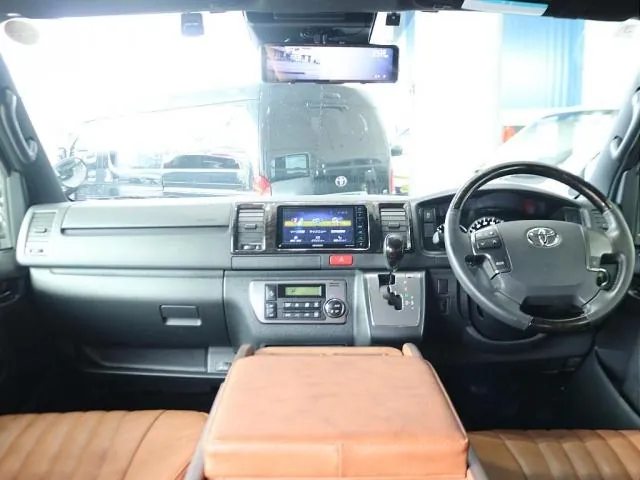 Toyota Hiace 2020 photo 3