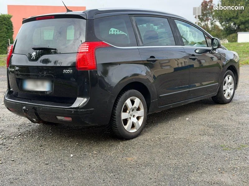 Peugeot 5008 2013 photo 2