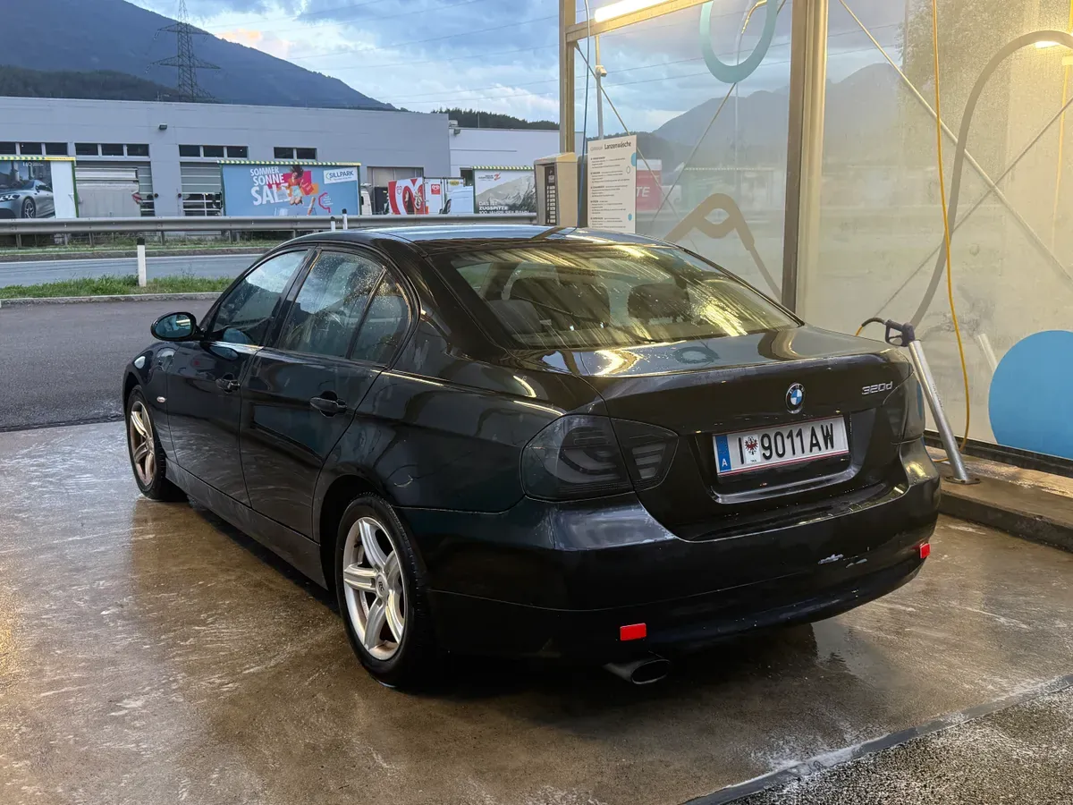 BMW 3 Series 2008 photo 2