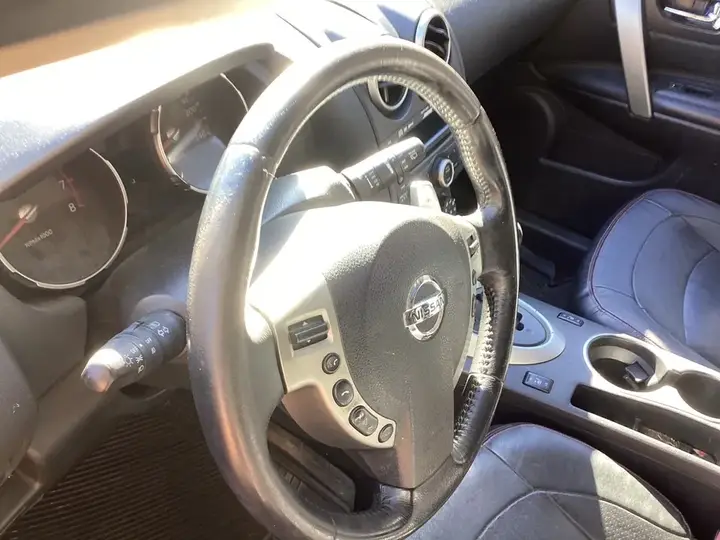 Nissan Rogue 2010 photo 3