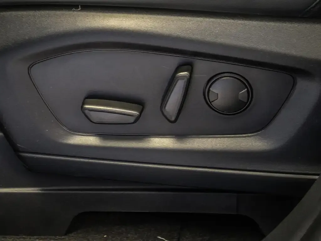 Ford Explorer 2026 photo 5