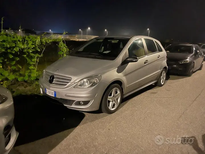 Mercedes-Benz B