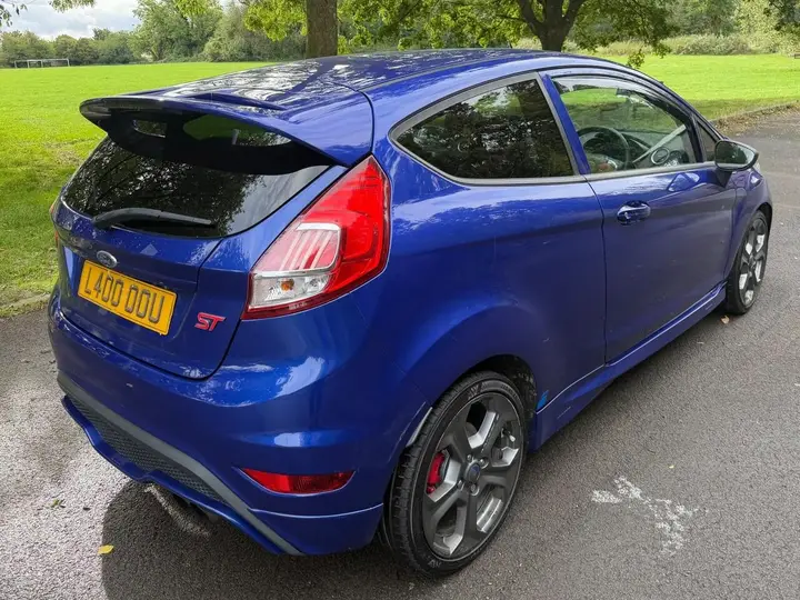 Ford Fiesta 2015 photo 3
