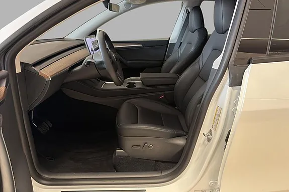 Tesla Model Y 2024 photo 4