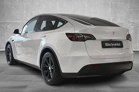 Tesla Model Y 2024 photo 2