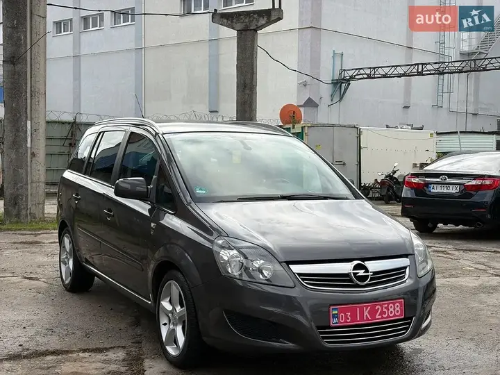 Opel Zafira 2011 photo 4