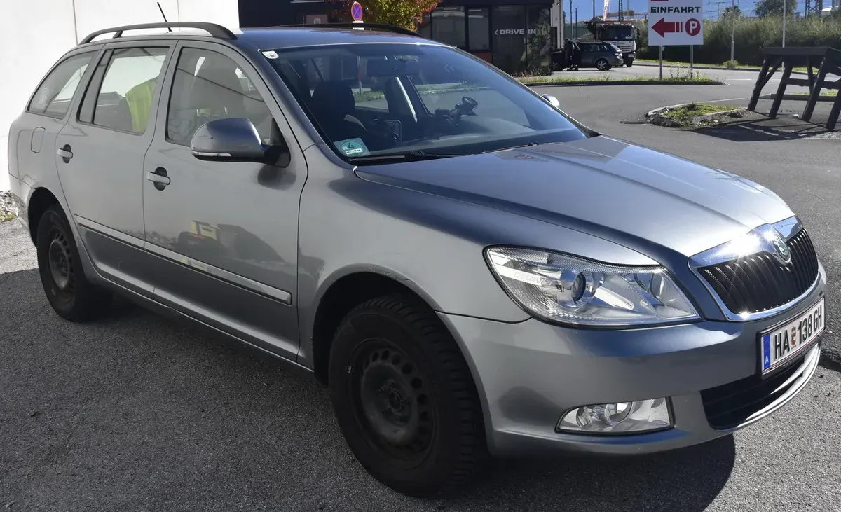 Skoda Octavia 2012 photo 3