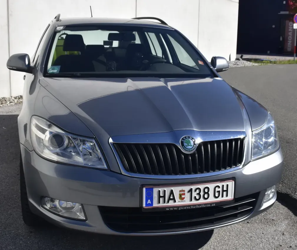 Skoda Octavia 2012 photo 2