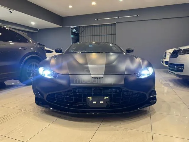 Aston Martin Vantage